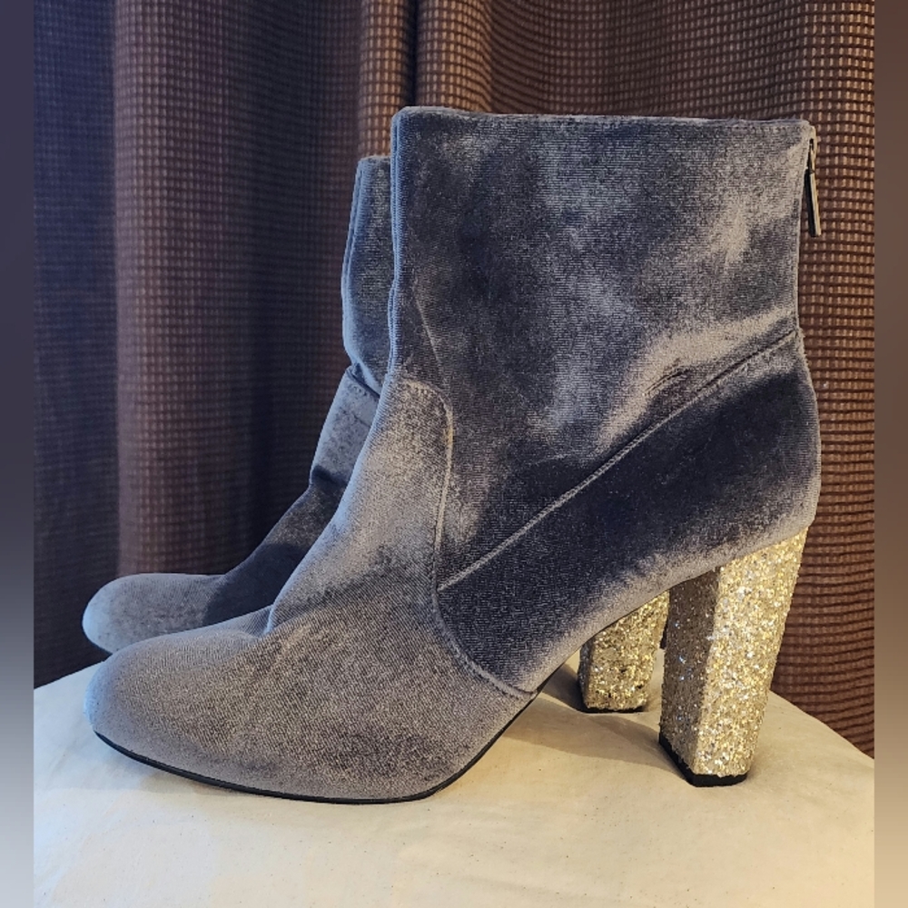 G by Giuliana Gray Silver Ankle Booties with Glitter Heel - Size 9.5